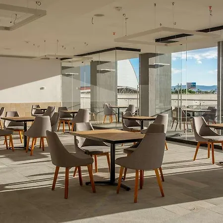 Stadia Suites Queretaro 